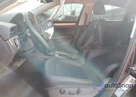 2021 Volkswagen Passat Se z USA, uszkodzony, nr VIN 1VWSA7A37MC017922